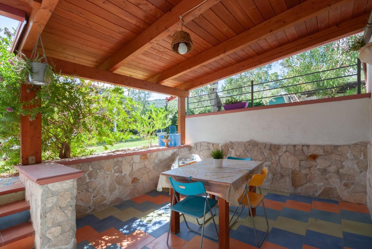 B&B Tor Di Lupo Mattinata Bagian luar foto