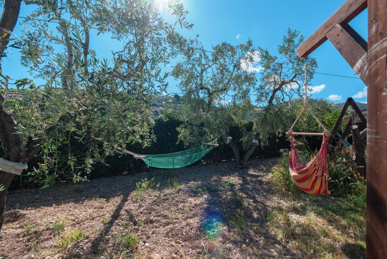B&B Tor Di Lupo Mattinata Bagian luar foto