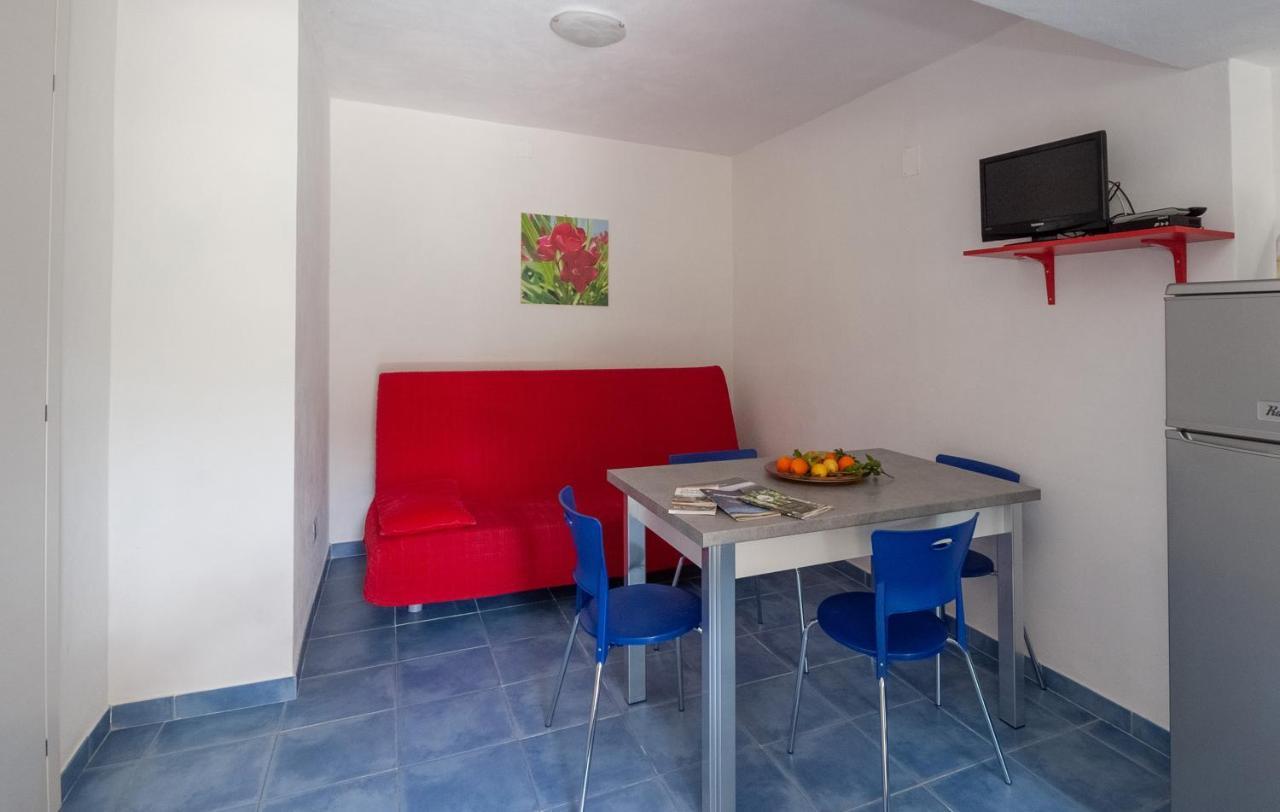 B&B Tor Di Lupo Mattinata Bagian luar foto