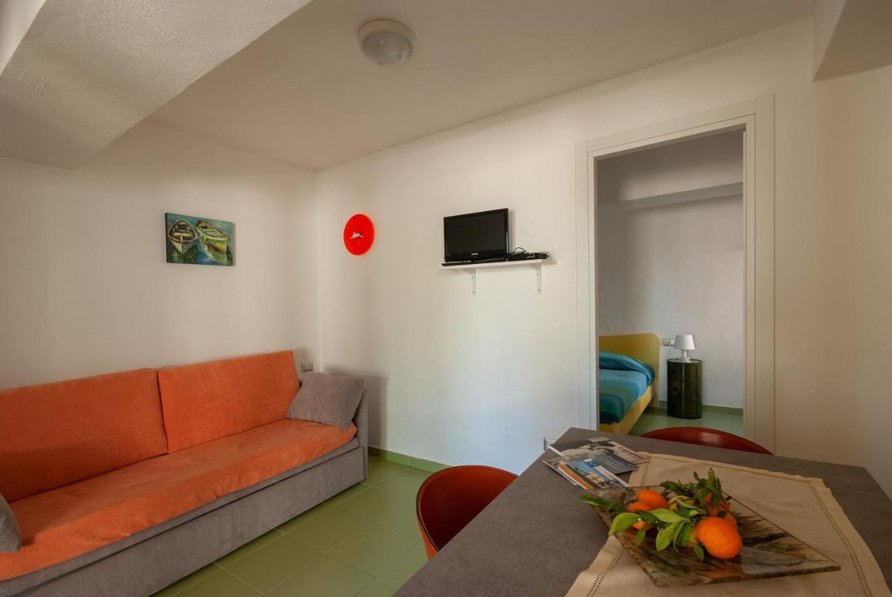 B&B Tor Di Lupo Mattinata Bagian luar foto