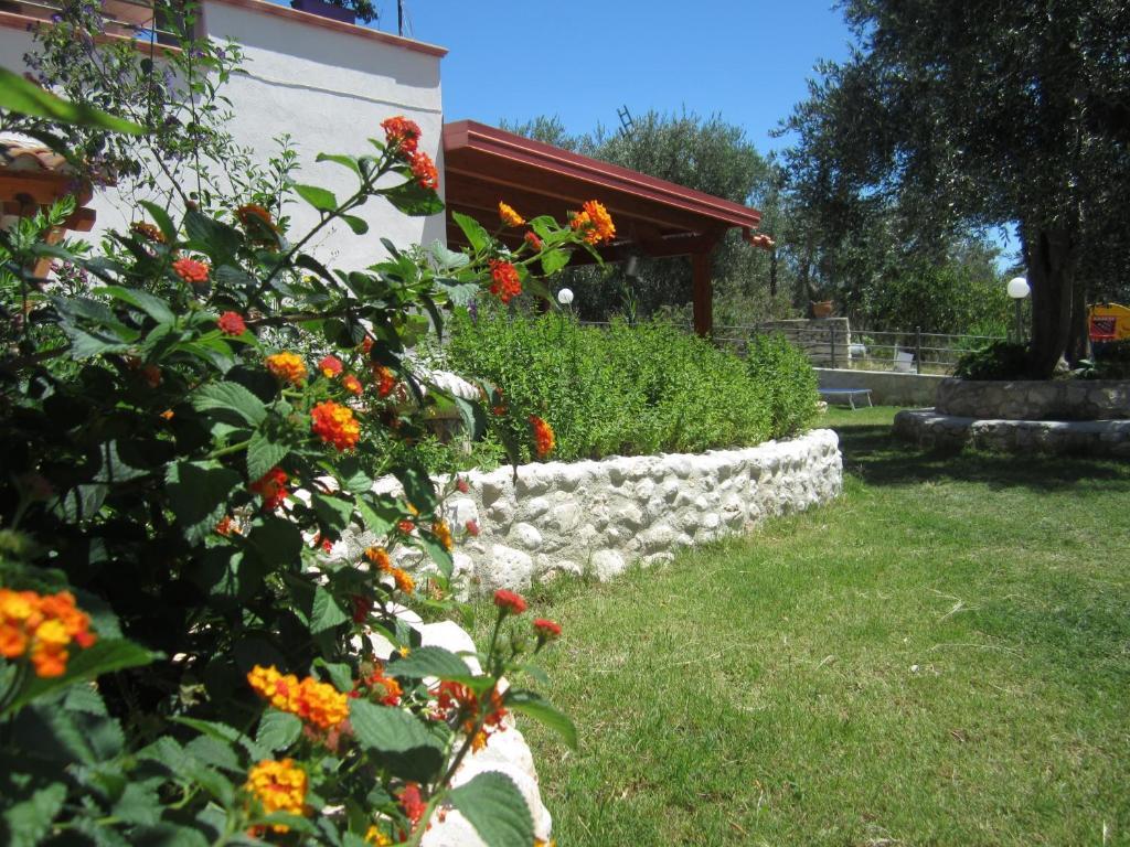B&B Tor Di Lupo Mattinata Bagian luar foto